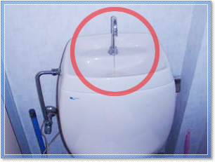 トイレタンクの水が止まらないイメージ